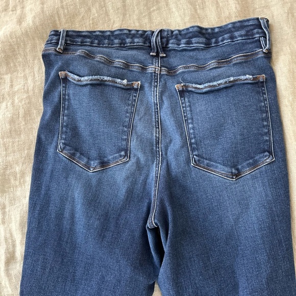 Good American Good Waist Crop 16 - Picture 11 of 16